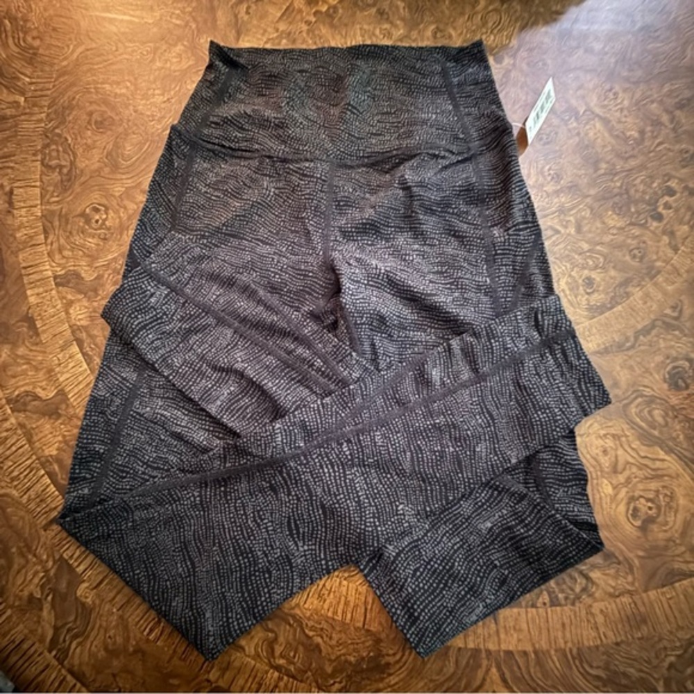 Core 10 NWT XS Black & Gray Women's Leggings